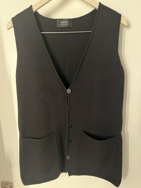 Dana Buchman Black V-Neck Knit Button Vest size medium